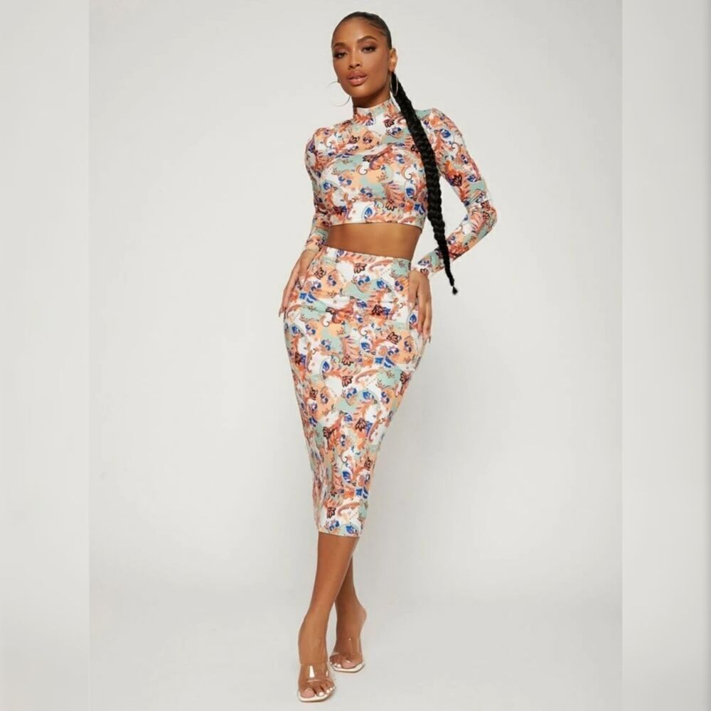 NWOT Mock Neck Paisley Print Crop Top & Skirt Set